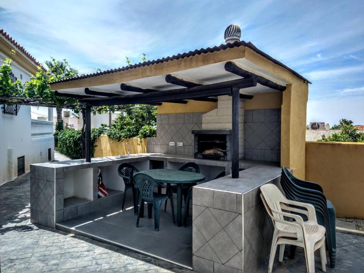 Chalet Con Piscina En Нихар Экстерьер фото